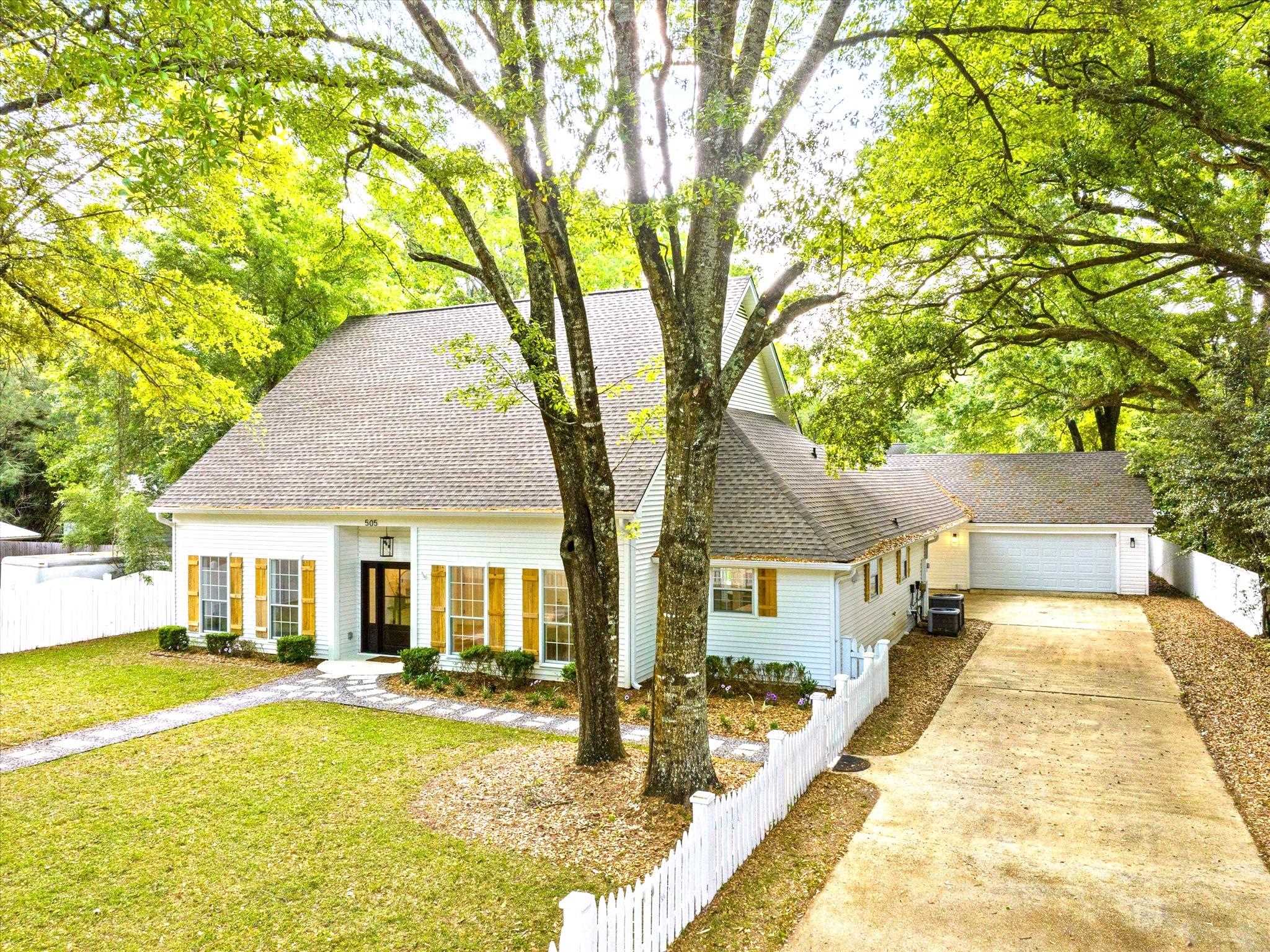 505 Dyson Street Fairhope, AL 36532 - Photo 2 of 50