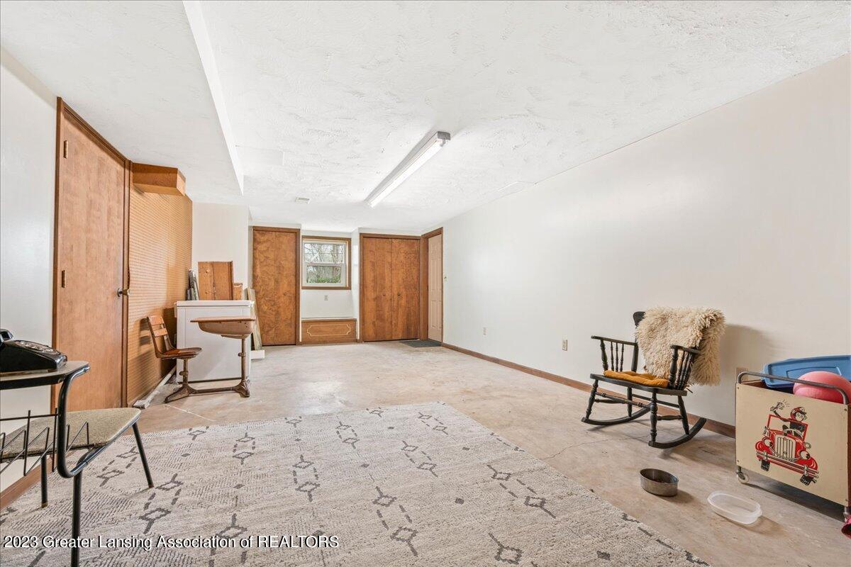 2921 Clinton Road Lansing, MI 48906 - Photo 35 of 50 44-Media Jett-44
