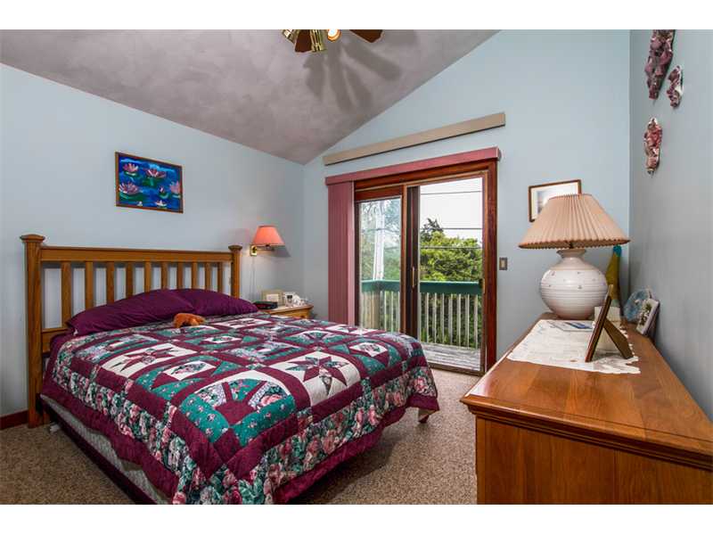122 Conch Road Narragansett, RI 02882 - Photo 14 of 25 Master Bedroom.