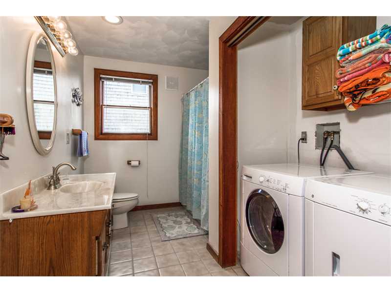 122 Conch Road Narragansett, RI 02882 - Photo 18 of 25 Bathroom.
