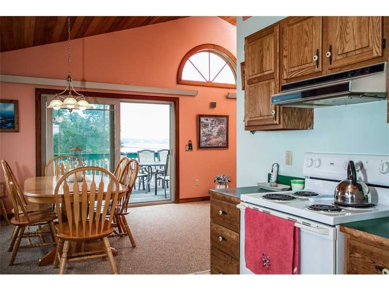 122 Conch Road Narragansett, RI 02882 - Photo 8 of 25 Kitchen.