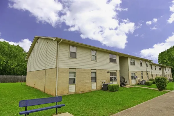 $785 | 1501 South Bolton Street, Jacksonville, TX 75766