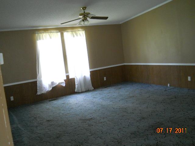 10936 Kyle Road Bon Aqua, TN 37025 - Photo 3 of 12 Living Room