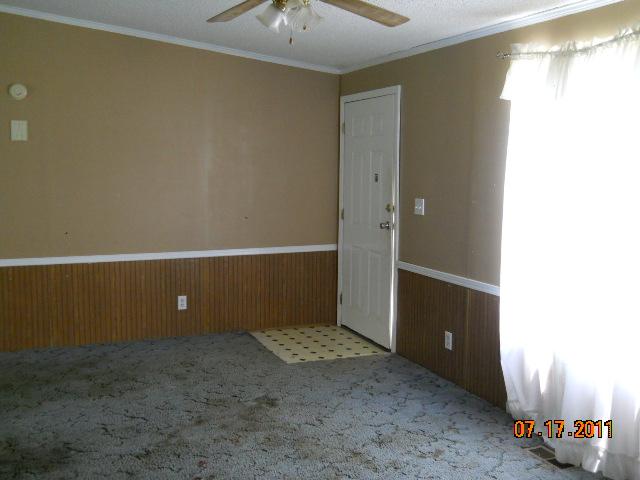 10936 Kyle Road Bon Aqua, TN 37025 - Photo 4 of 12 Living Room