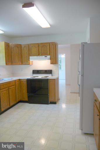 4180 Robinson Road Huntingtown, MD 20639 - Photo 14 of 17 Kitchen