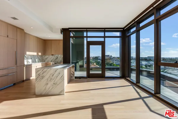 $22,000 | 700 Broadway, Unit PH 815, Santa Monica, CA 90401