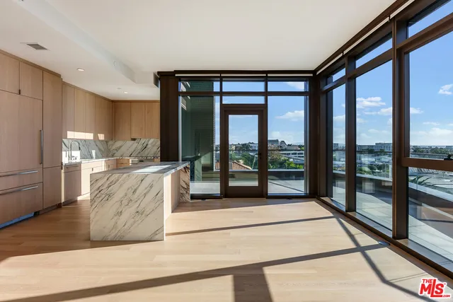 $24,000 | 700 Broadway, Unit PH 815, Santa Monica, CA 90401