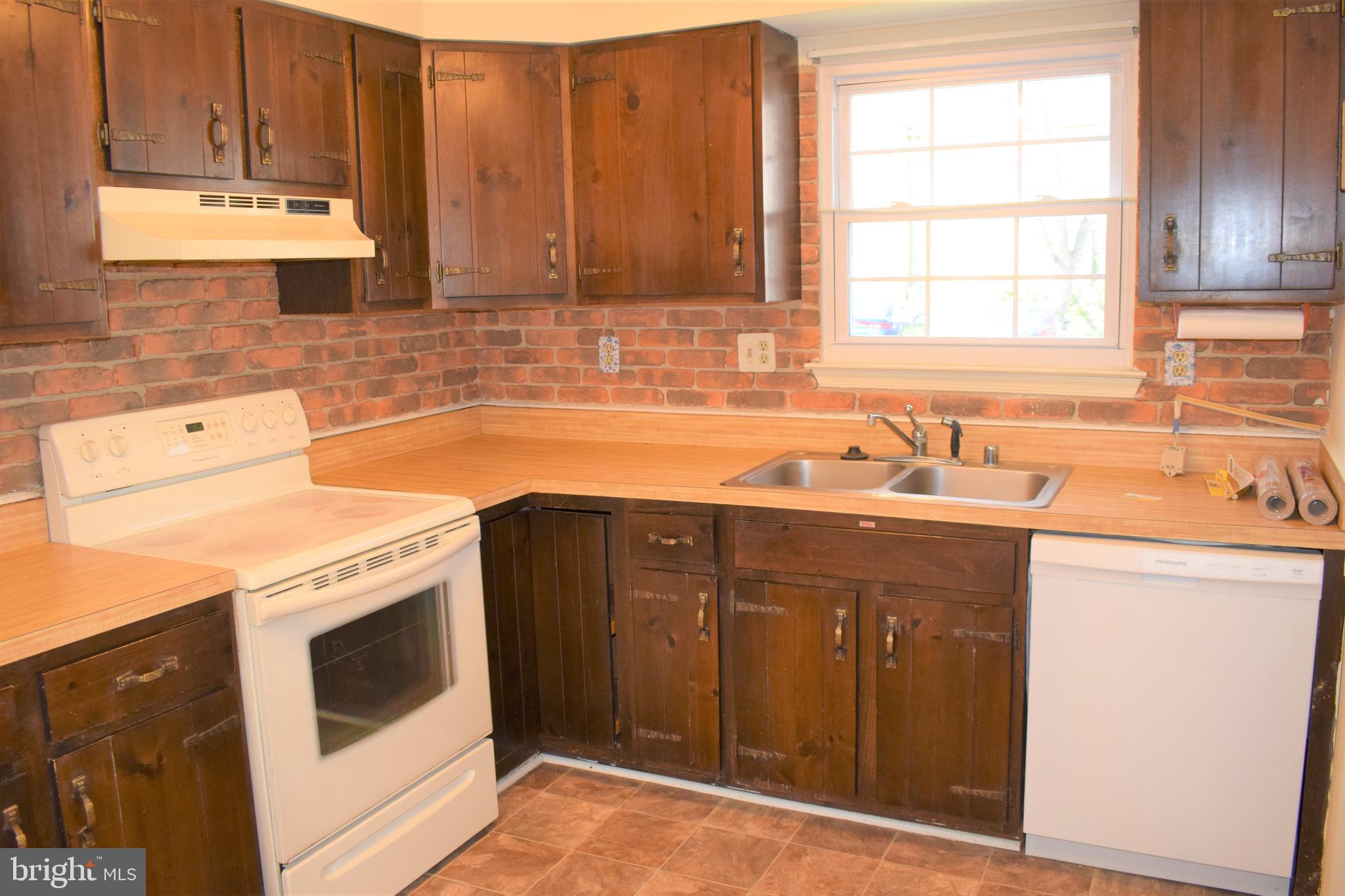 3294 Ryon Court Waldorf, MD 20601 - Photo 12 of 46 Plenty of counter space