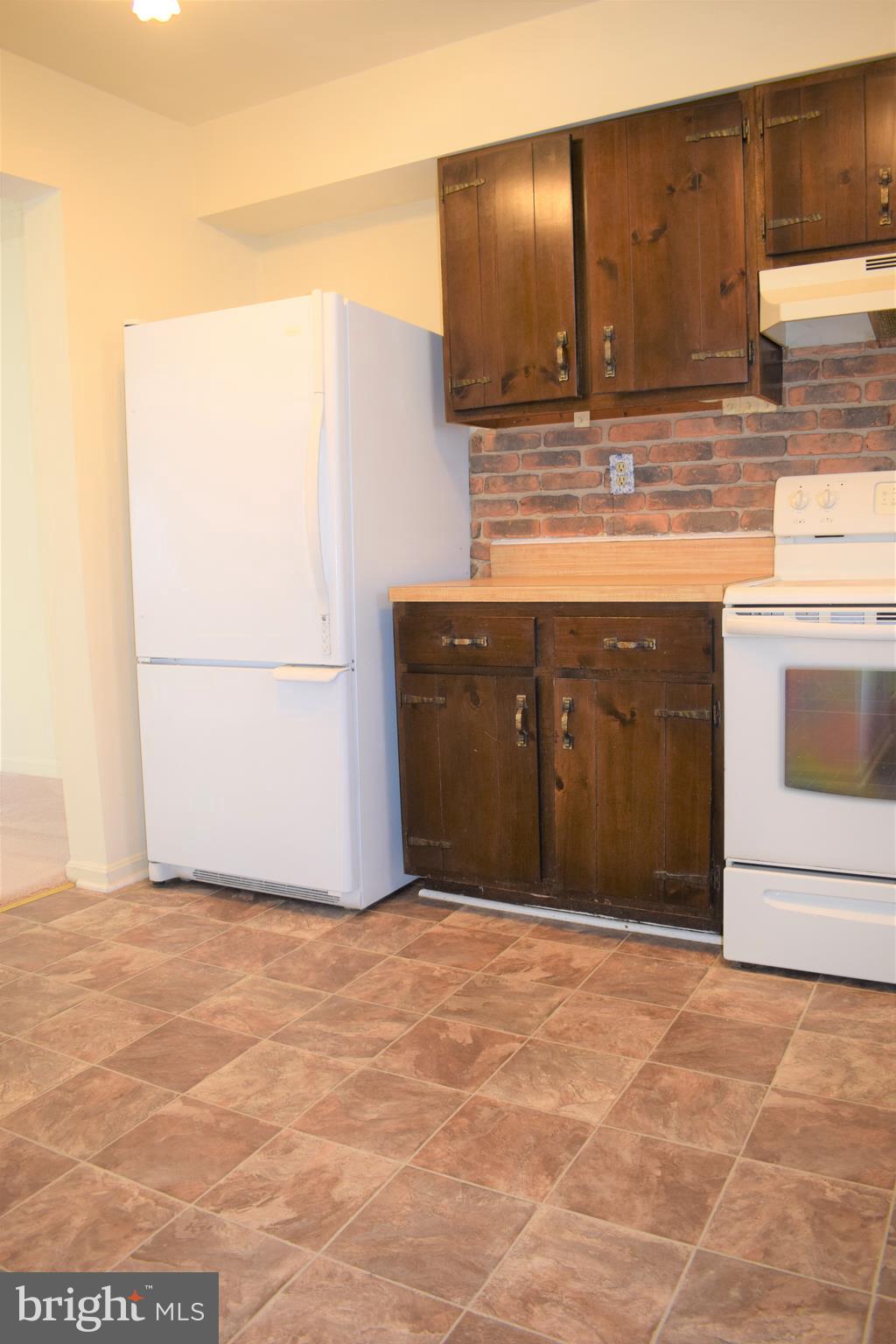 3294 Ryon Court Waldorf, MD 20601 - Photo 15 of 46 Newer kitchen flooring