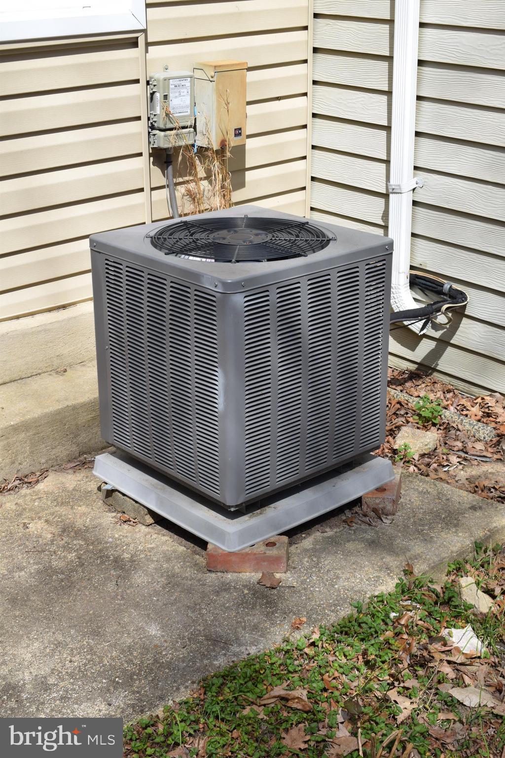 3294 Ryon Court Waldorf, MD 20601 - Photo 8 of 46 HVAC replaced in 2013