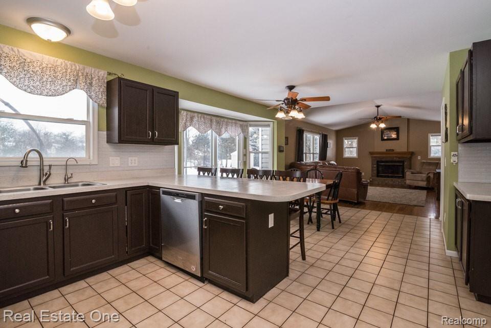 1825 Park Ridge Court Howell, MI 48843 - Photo 11 of 41 DSC_0574.jpg