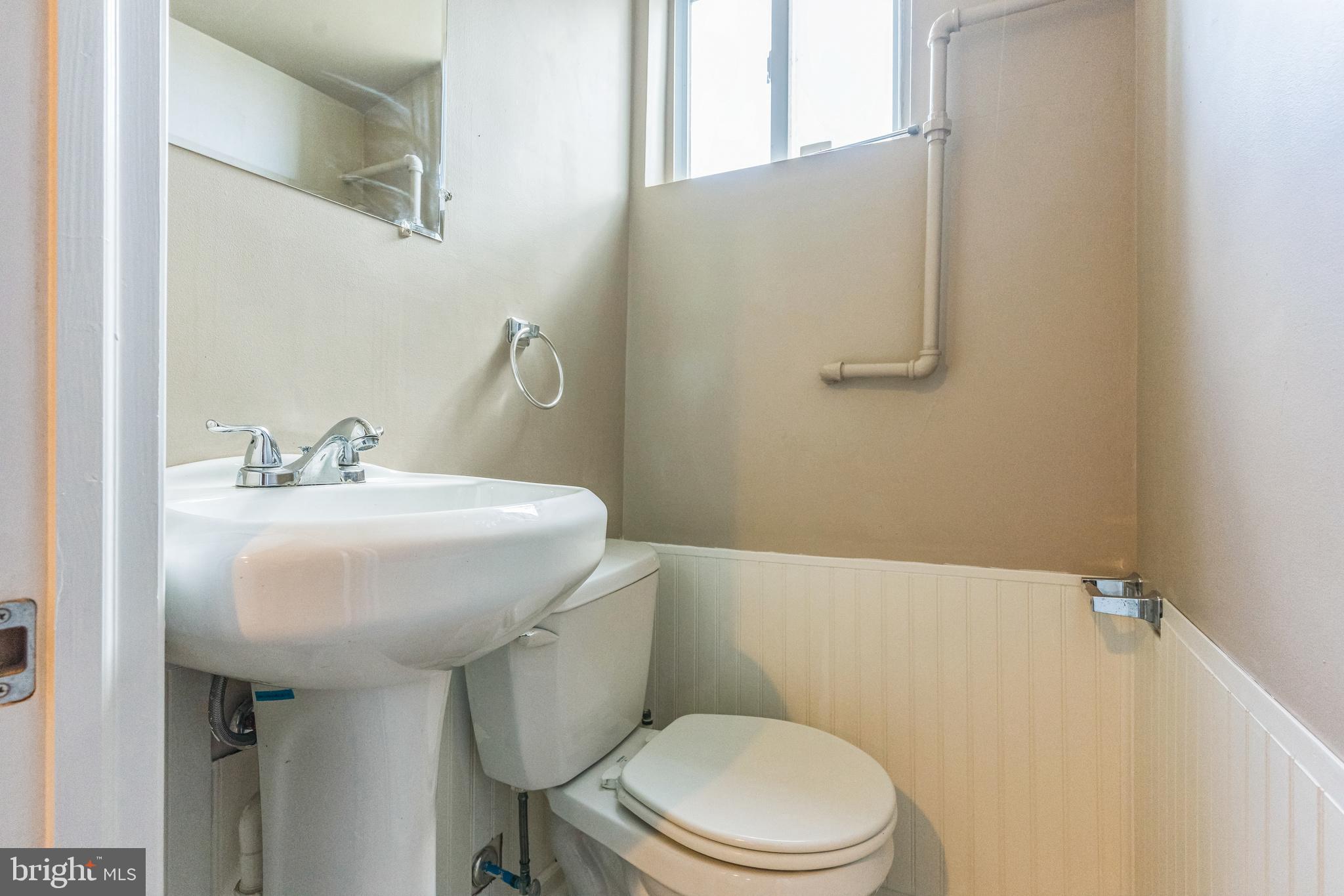 1681 Powell Road Brookhaven, PA 19015 - Photo 17 of 34 Main Bath room