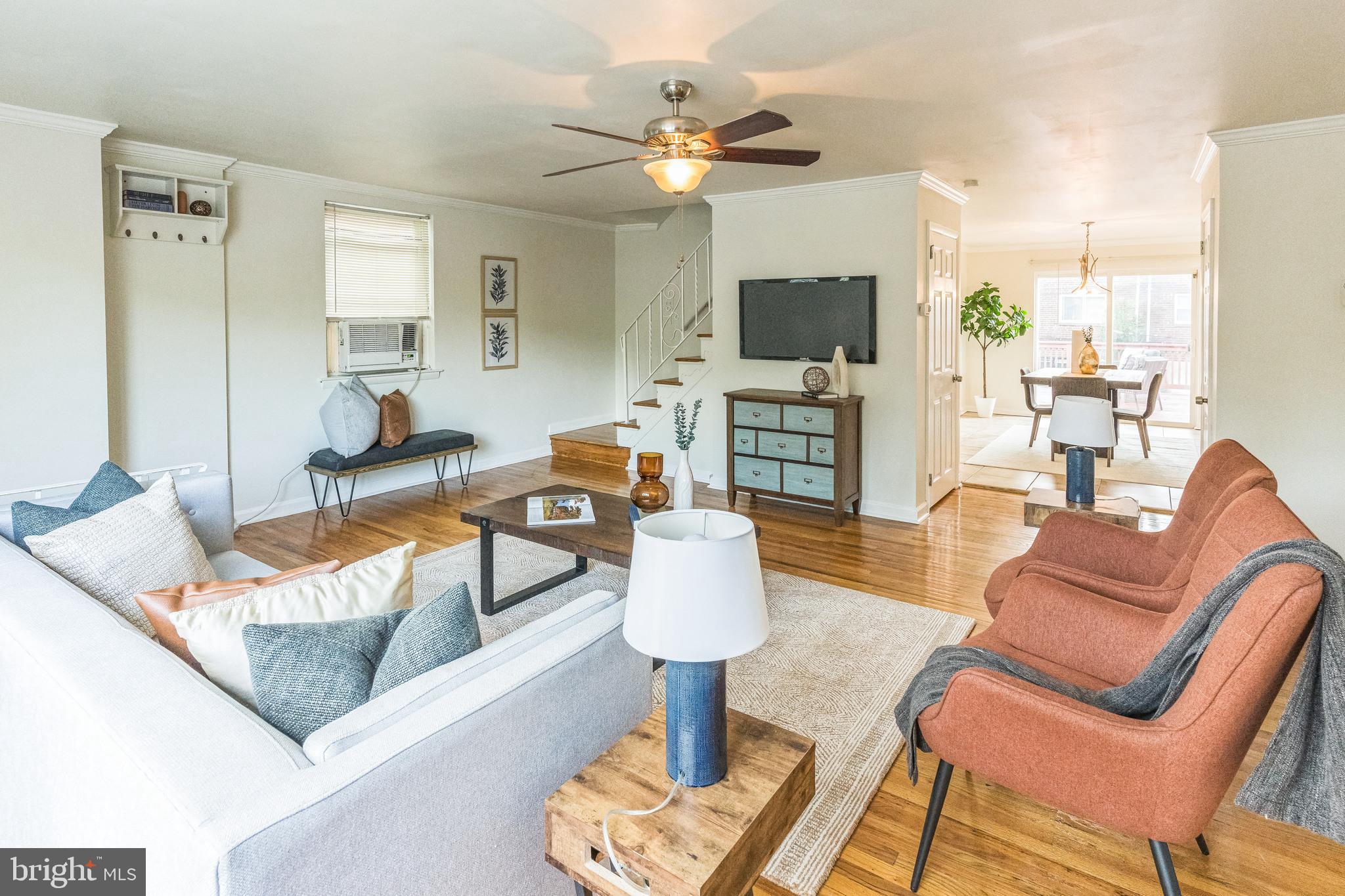 1681 Powell Road Brookhaven, PA 19015 - Photo 7 of 34 Living Room