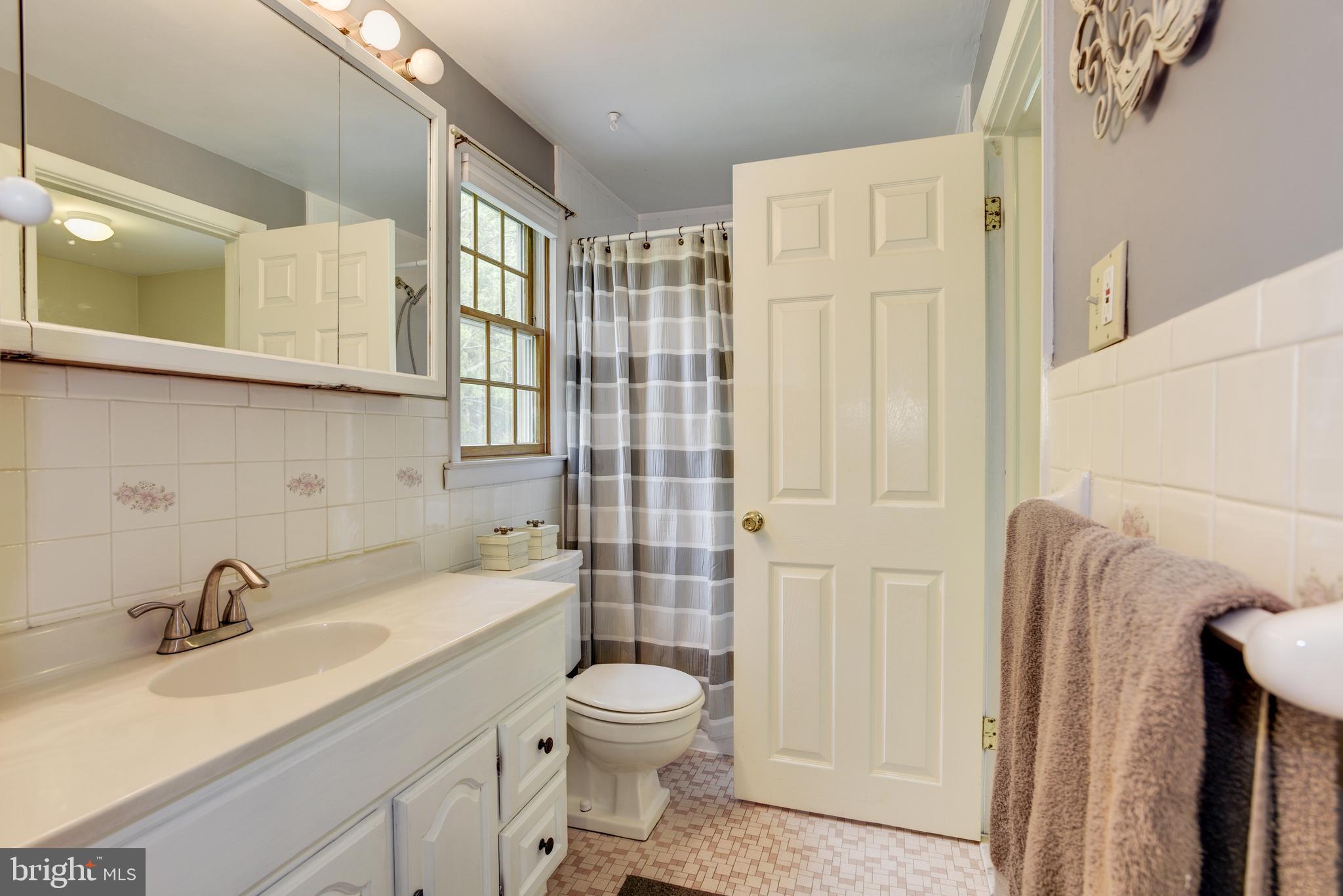 1306 Charmuth Road Lutherville-Timonium, MD 21093 - Photo 20 of 47 Renovated full bath
