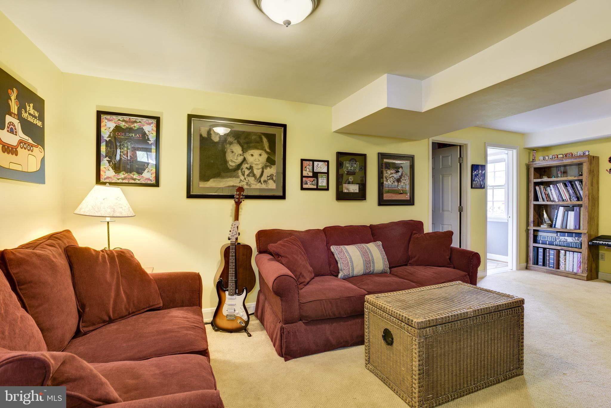 1306 Charmuth Road Lutherville-Timonium, MD 21093 - Photo 28 of 47 Comfy, bright.