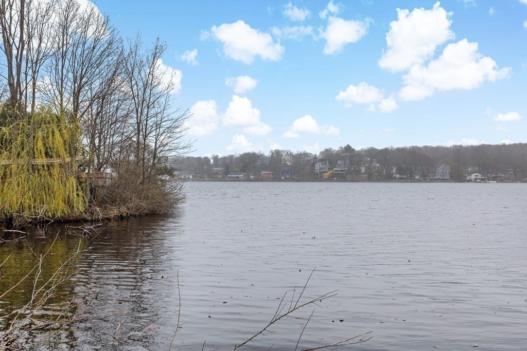 92 Seaver Road Weymouth, MA 02189 - Photo 8 of 31 Gallery Image 8