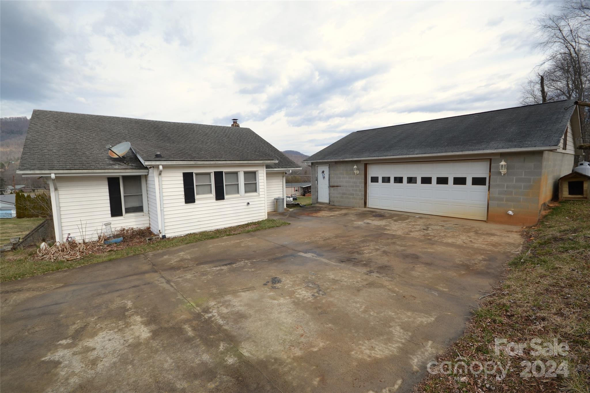 46 Murray Road Canton, NC 28716 - Photo 5 of 17 front view of a house with a street