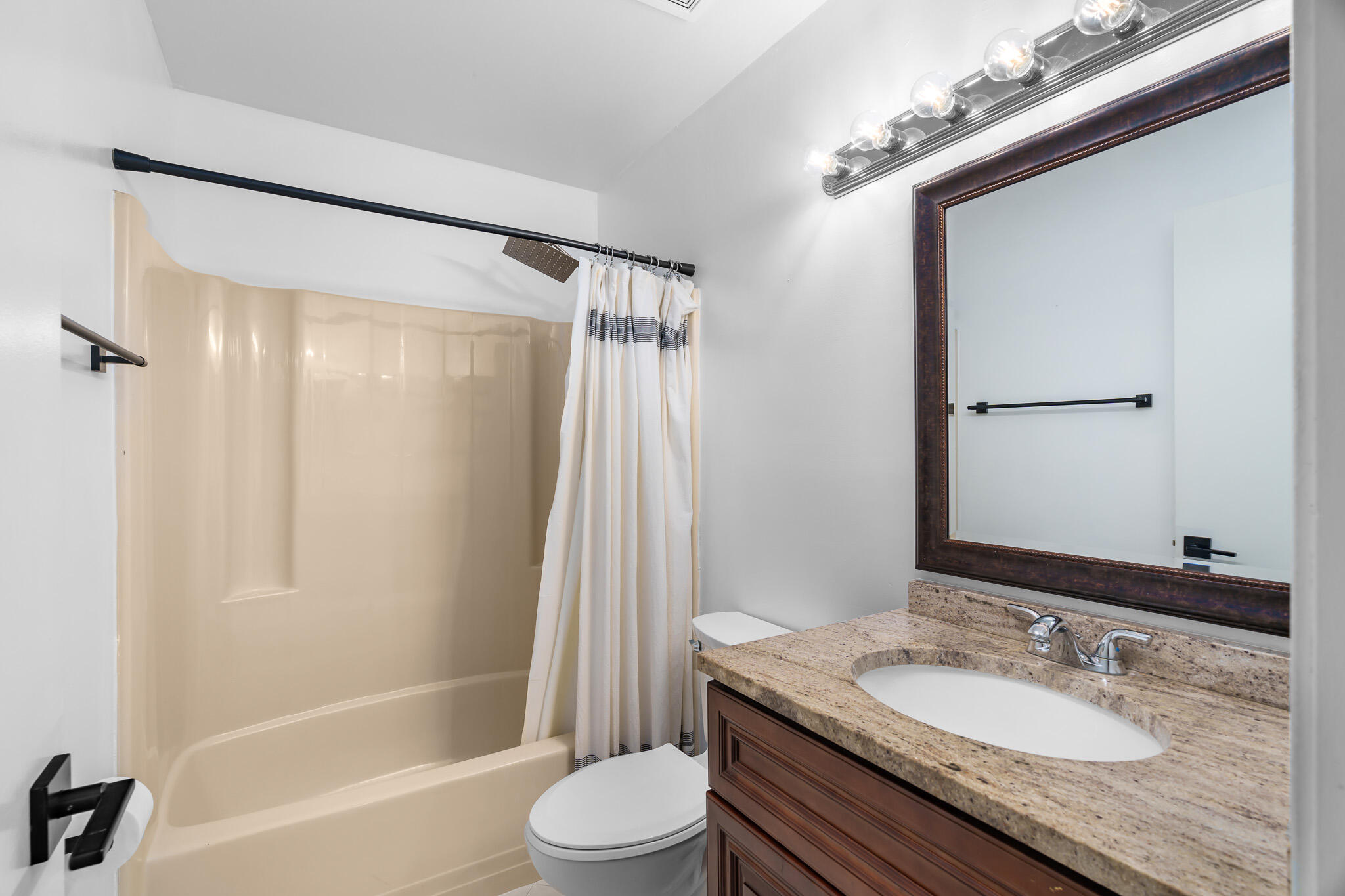 5201 West Club Circle, Unit 203 Boca Raton, FL 33487 - Photo 21 of 28 DSC06274