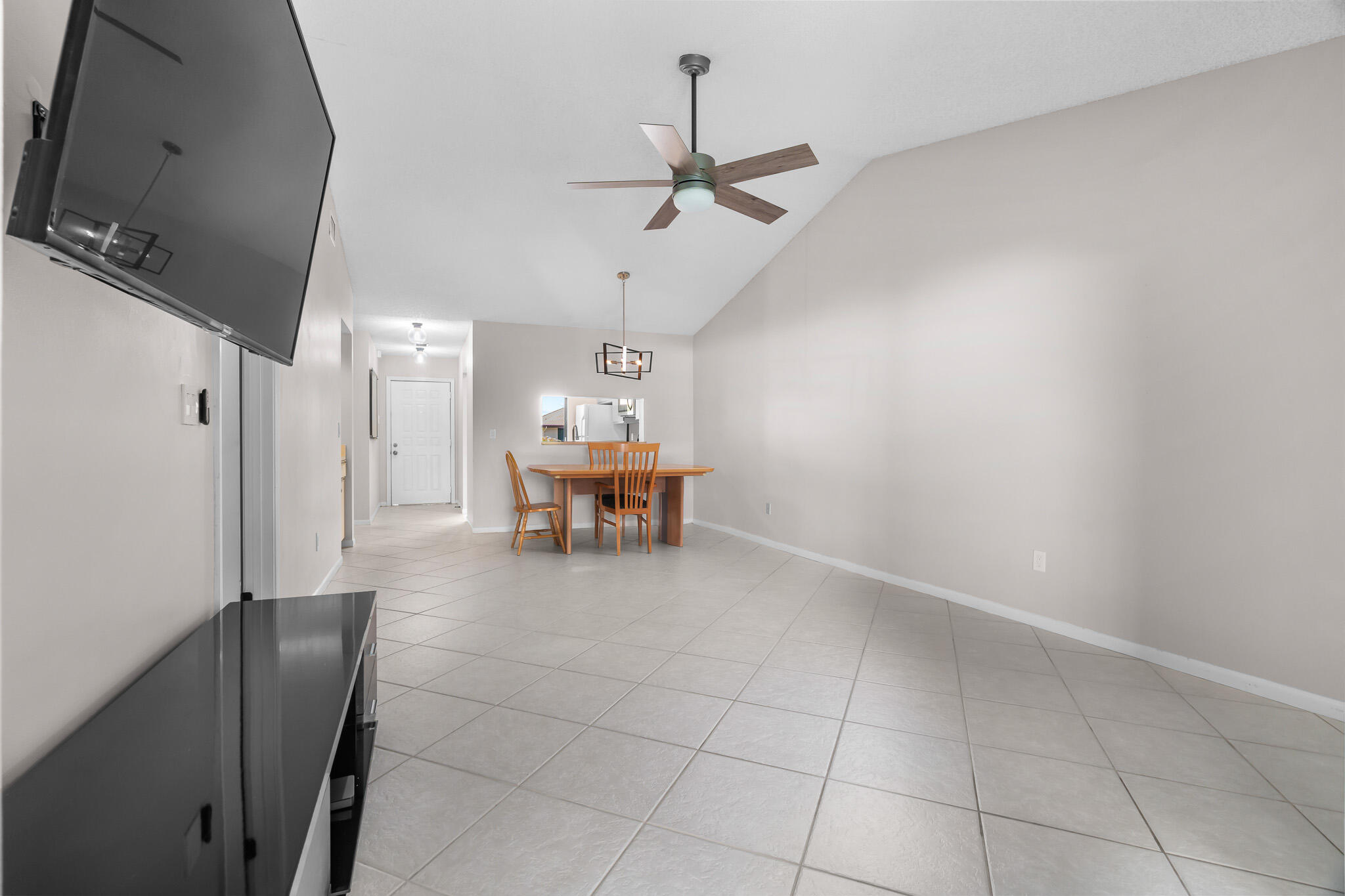 5201 West Club Circle, Unit 203 Boca Raton, FL 33487 - Photo 10 of 28 DSC06204