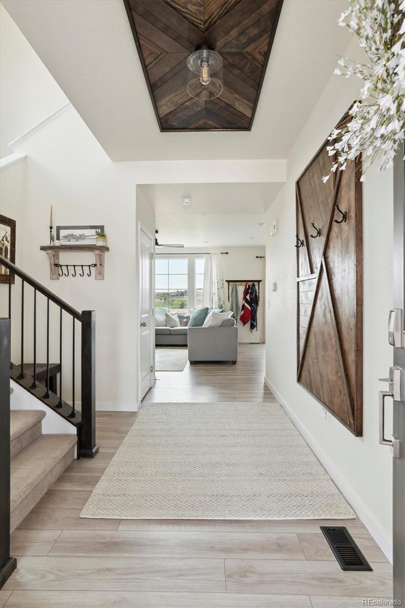 1142 Williams Loop Elizabeth, CO 80107 - Photo 5 of 38 a view of living room