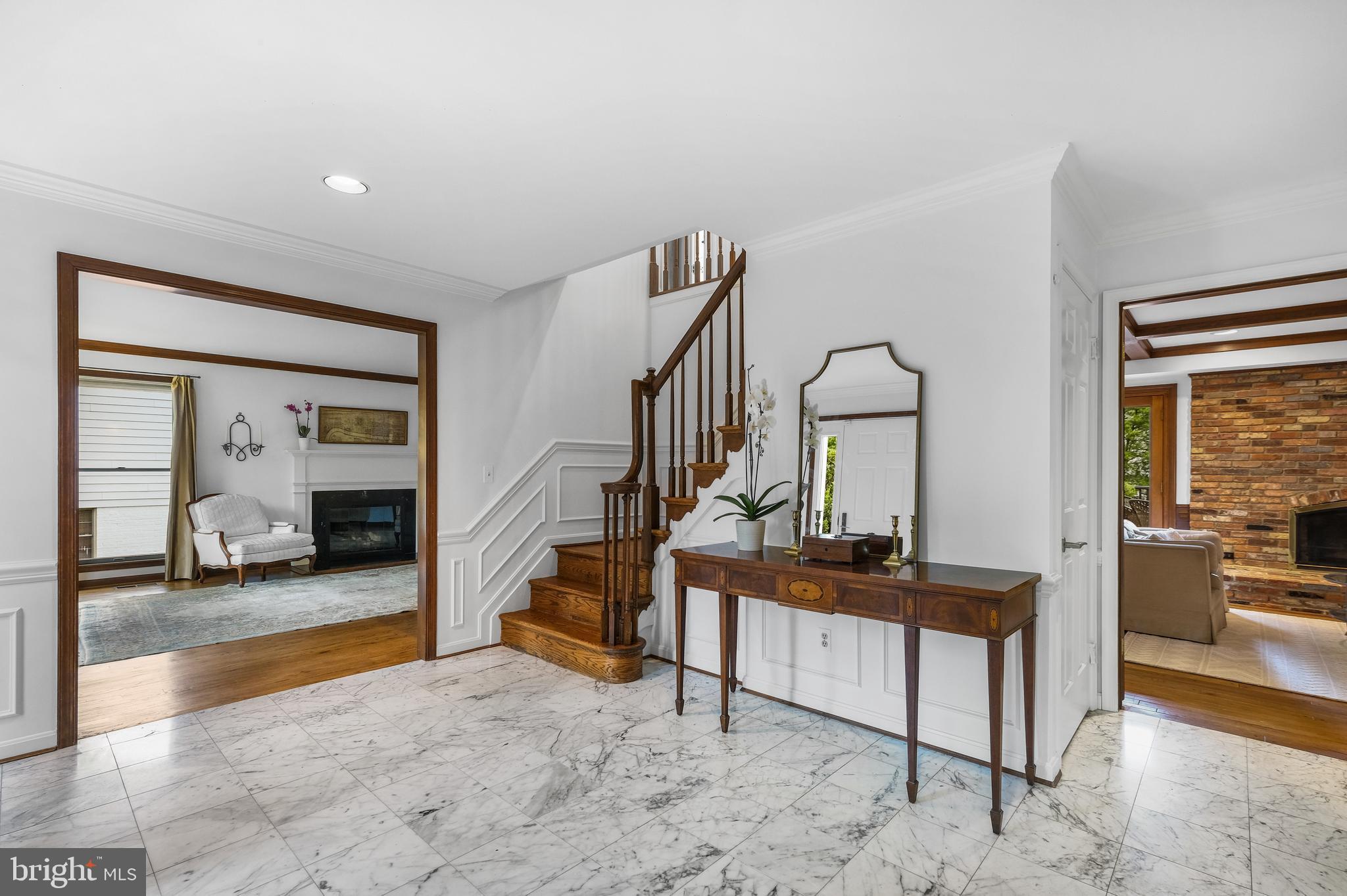 8317 Comanche Court Bethesda, MD 20817 - Photo 20 of 86 Gracious entrance hall