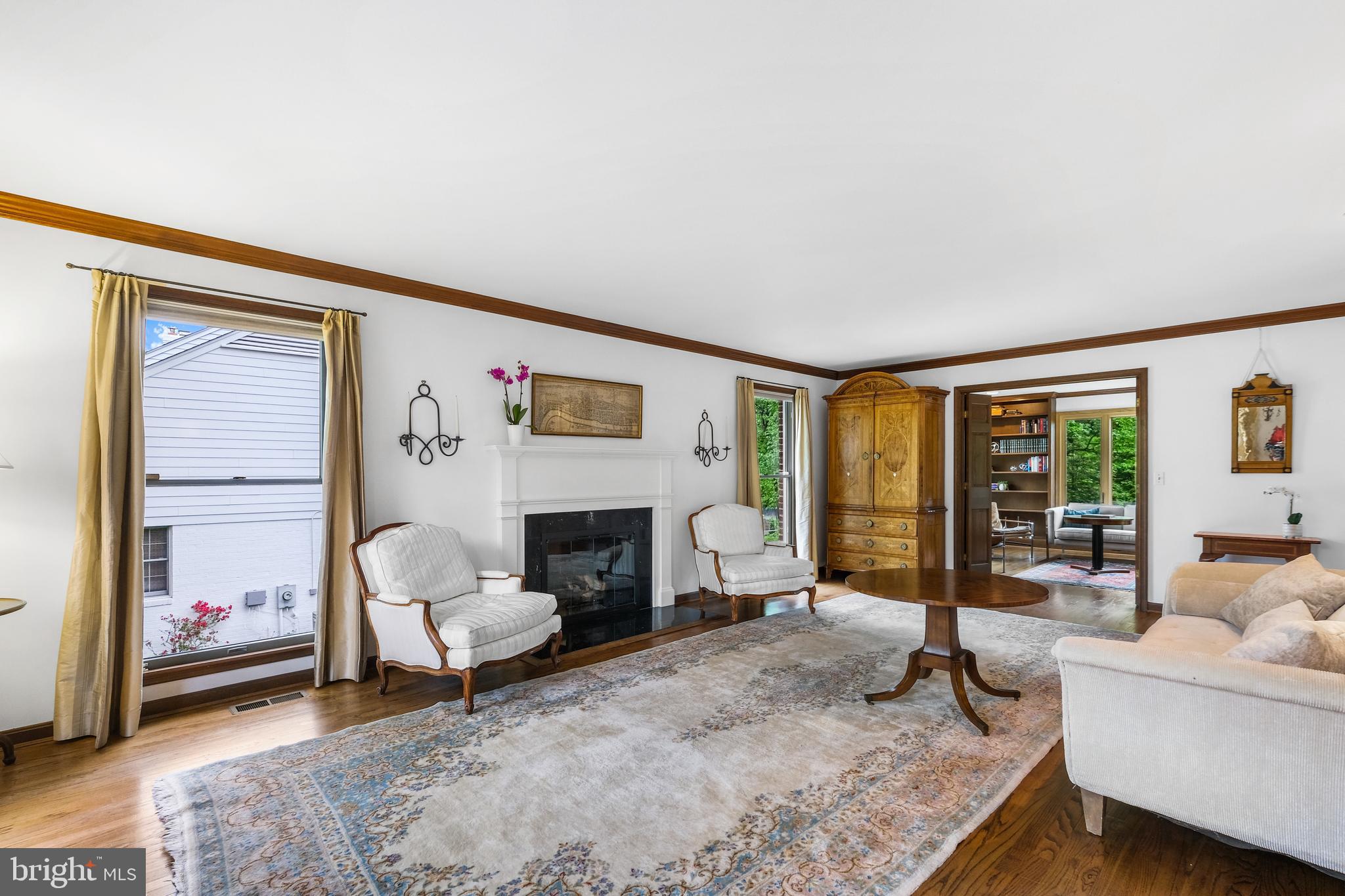 8317 Comanche Court Bethesda, MD 20817 - Photo 21 of 86 Grandpiano-sized living room