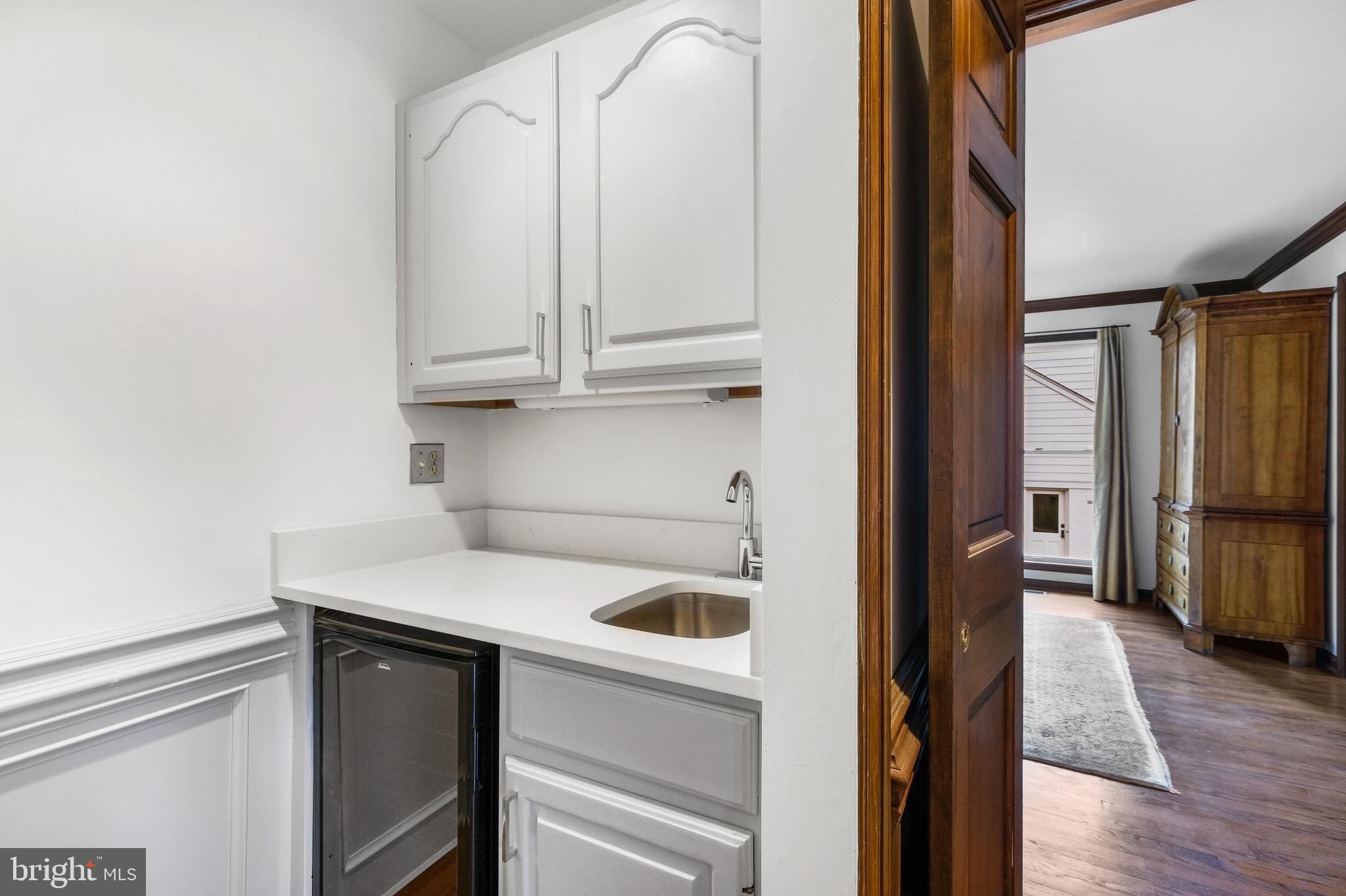 8317 Comanche Court Bethesda, MD 20817 - Photo 30 of 86 Wet bar