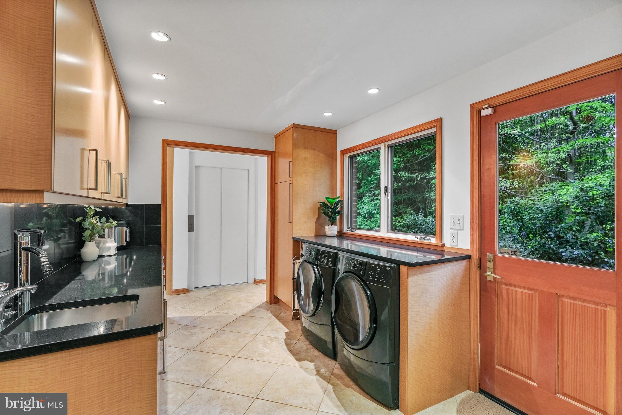 8317 Comanche Court Bethesda, MD 20817 - Photo 31 of 86 Laundry room