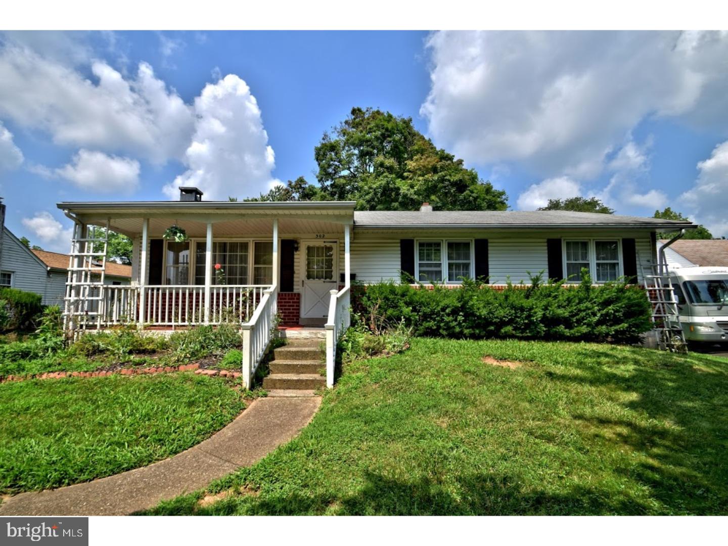 302 Crestview Road Lansdale, PA 19446 - Photo 2 of 25 Exterior Front