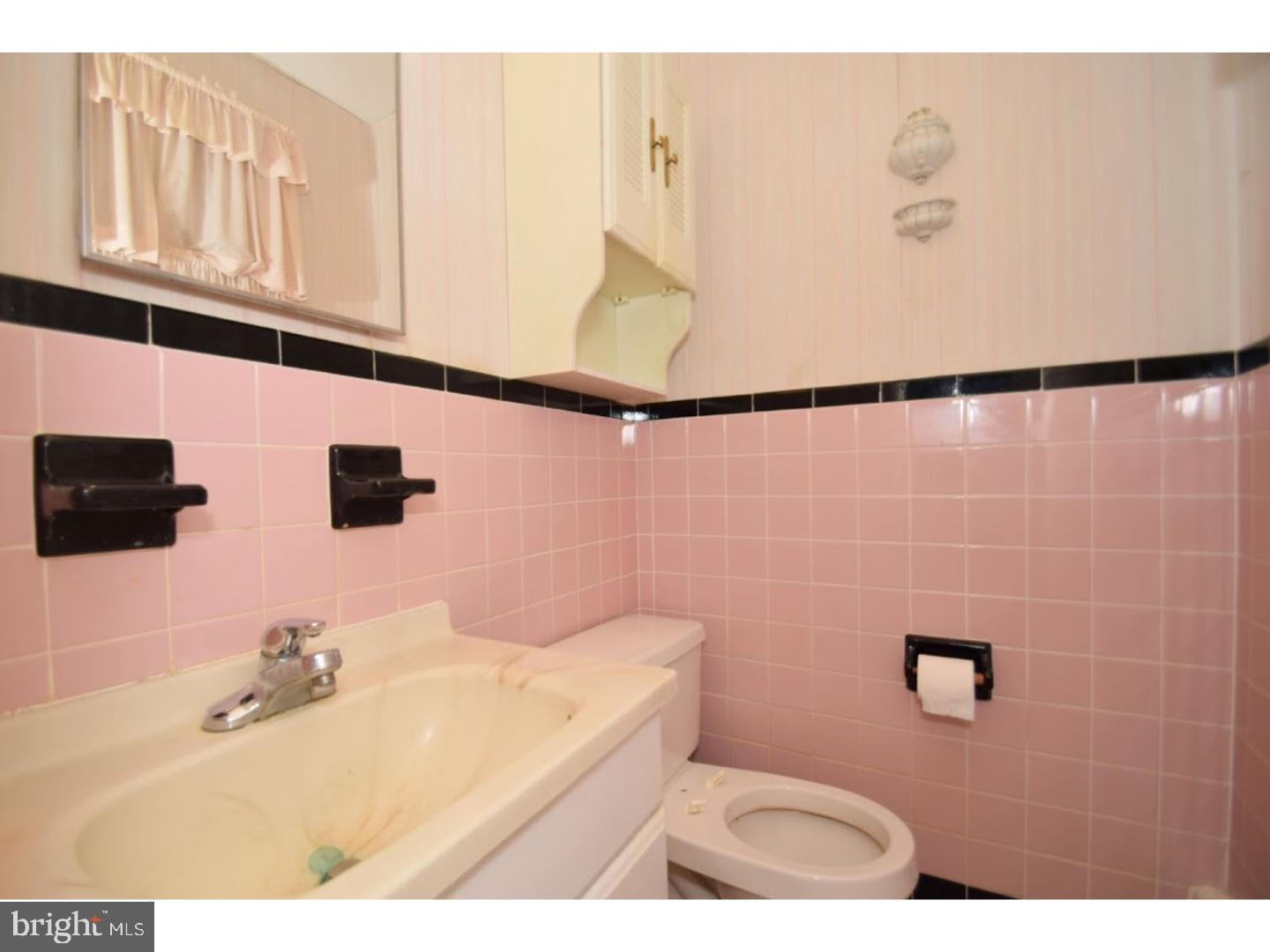 302 Crestview Road Lansdale, PA 19446 - Photo 16 of 25 Bathroom