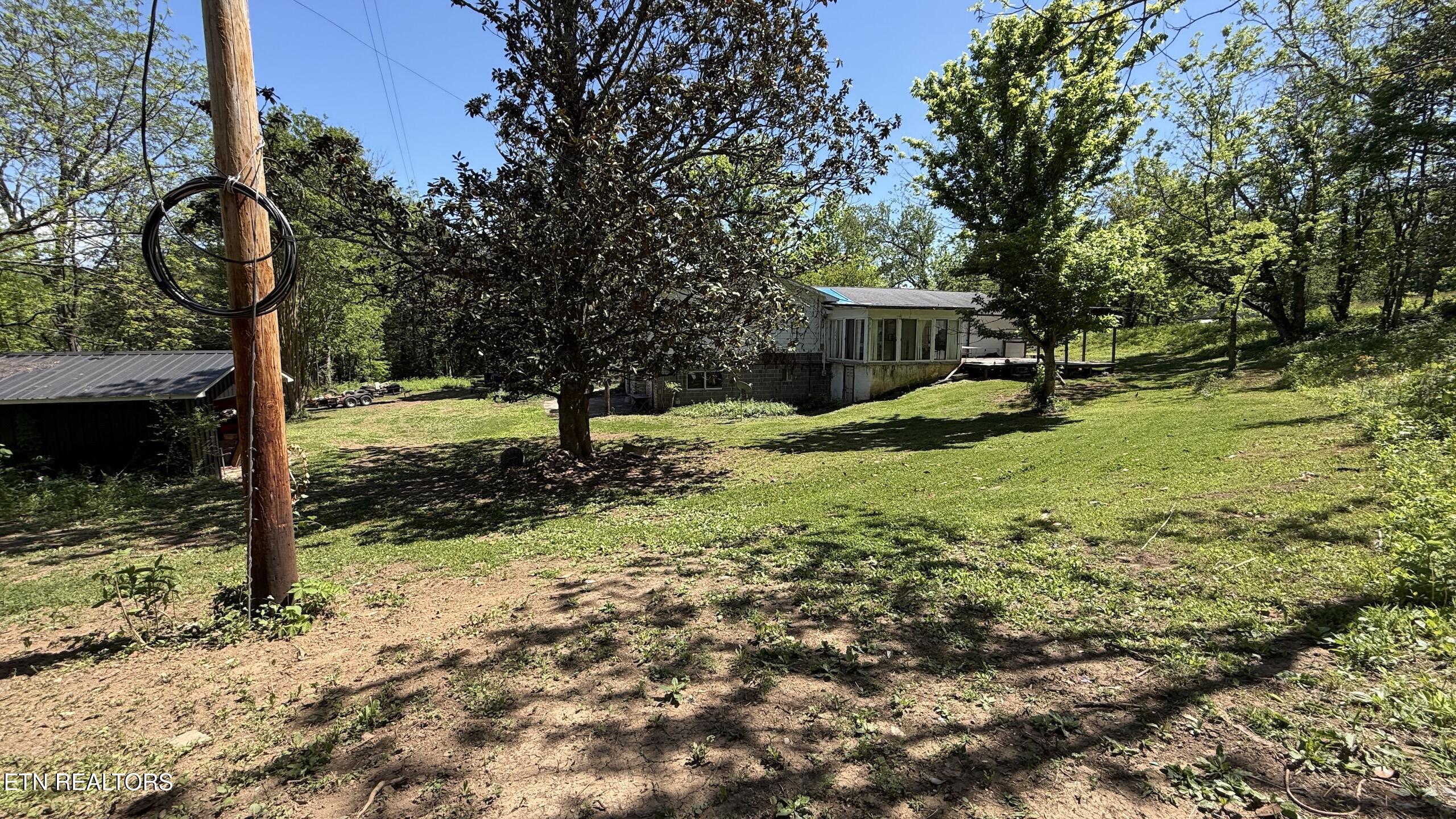 132 Lanes Bluff Road Clinton, TN 37716 - Photo 16 of 48 1-16