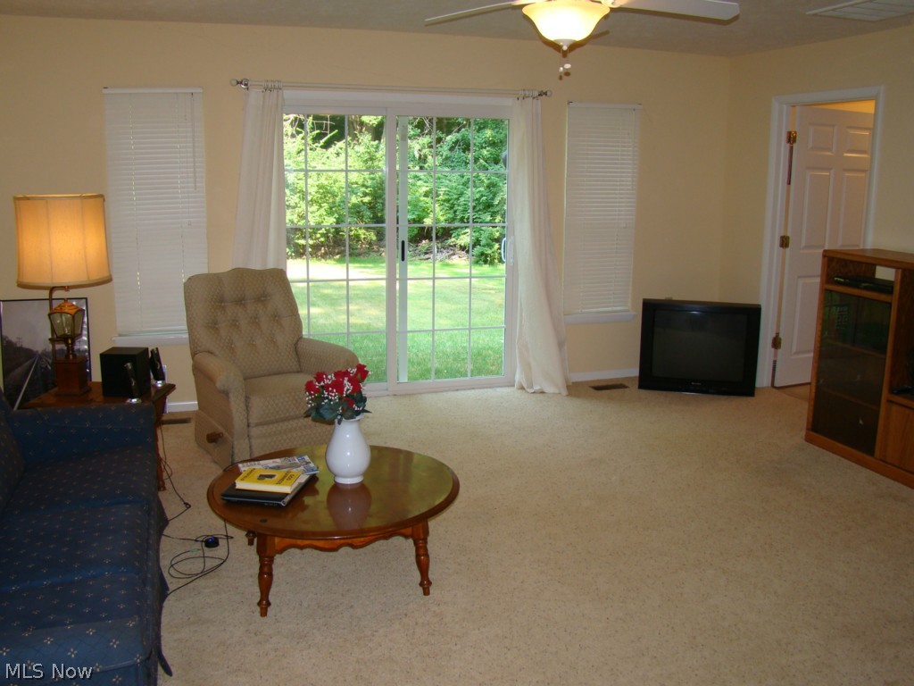 6476 Coleridge Road Painesville, OH 44077 - Photo 13 of 25