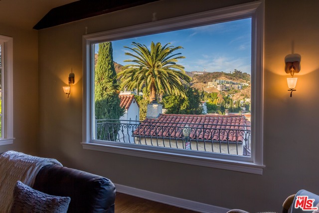 6861 Iris Circle Los Angeles, CA 90068 - Photo 13 of 24