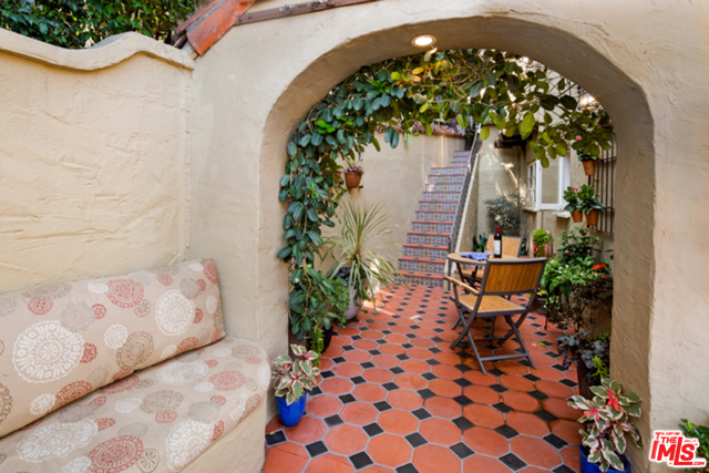 6861 Iris Circle Los Angeles, CA 90068 - Photo 6 of 24