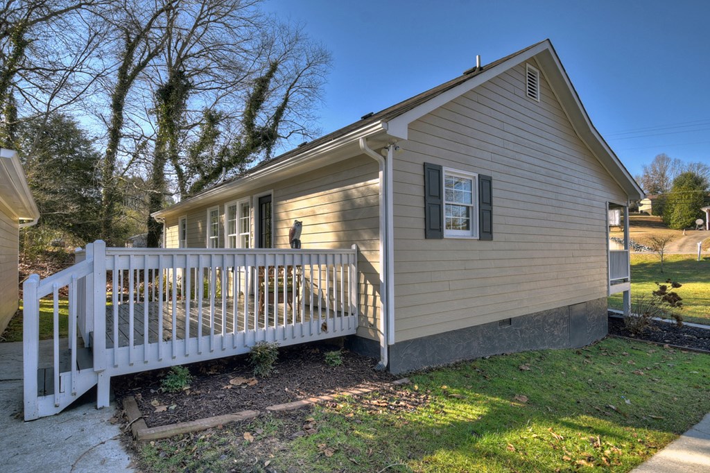 99 Kingtown Street McCaysville, GA 30555 - Photo 2 of 44