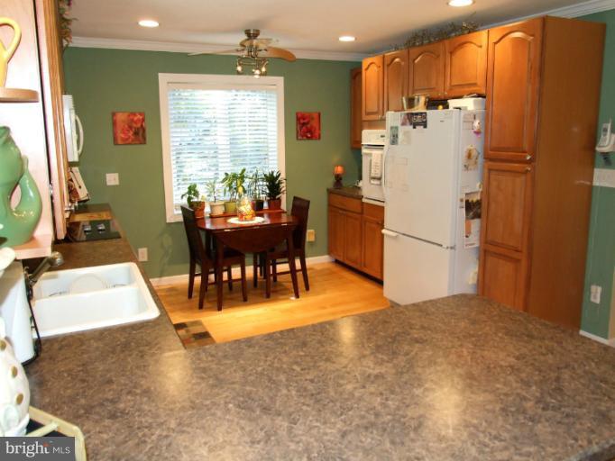 17409 Chiswell Road Poolesville, MD 20837 - Photo 11 of 30 Kitchen
