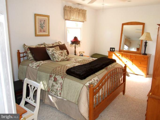 17409 Chiswell Road Poolesville, MD 20837 - Photo 16 of 30 Bedroom