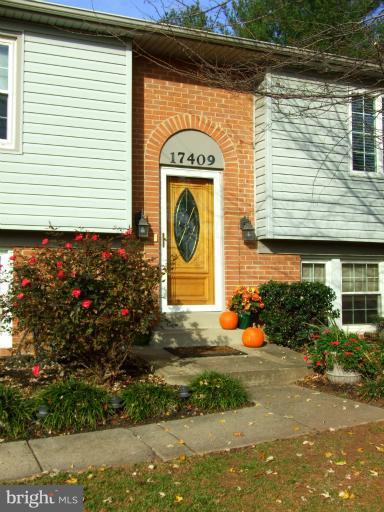 17409 Chiswell Road Poolesville, MD 20837 - Photo 4 of 30 Exterior (Front)