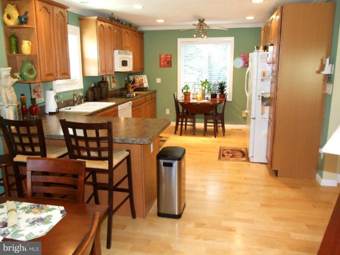 17409 Chiswell Road Poolesville, MD 20837 - Photo 7 of 30 Kitchen