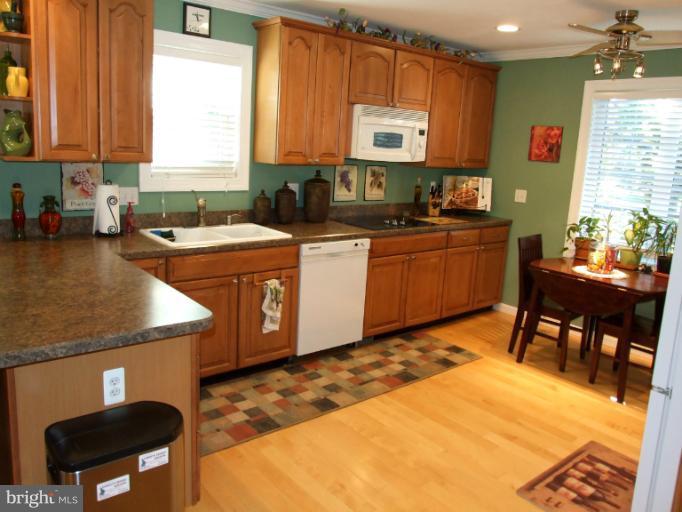 17409 Chiswell Road Poolesville, MD 20837 - Photo 8 of 30 Kitchen