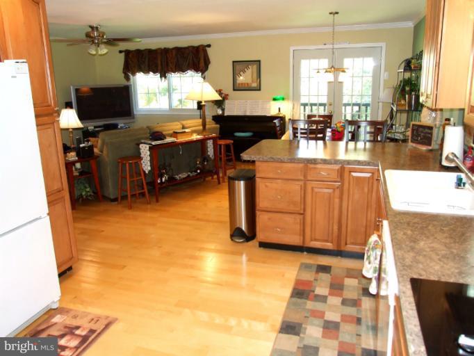 17409 Chiswell Road Poolesville, MD 20837 - Photo 10 of 30 Kitchen
