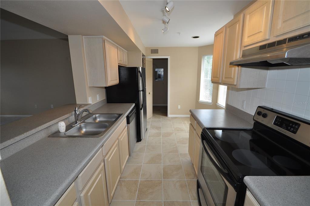 408 Summit Ridge Place, Unit 316 Longwood, FL 32779 - Photo 3 of 12 Gallery Image 3