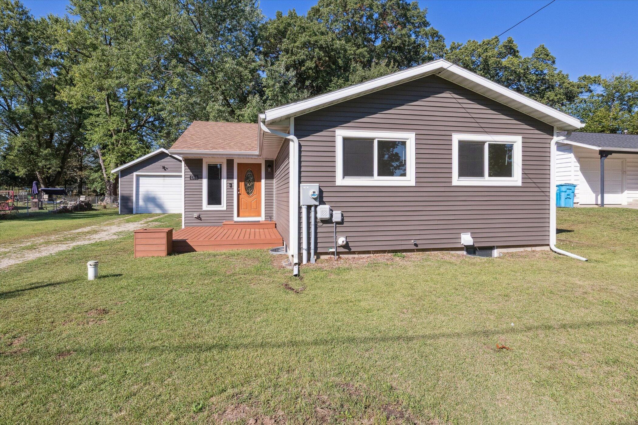 1394 Huntly Road Niles, MI 49120 - Photo 1 of 37 Front of Home