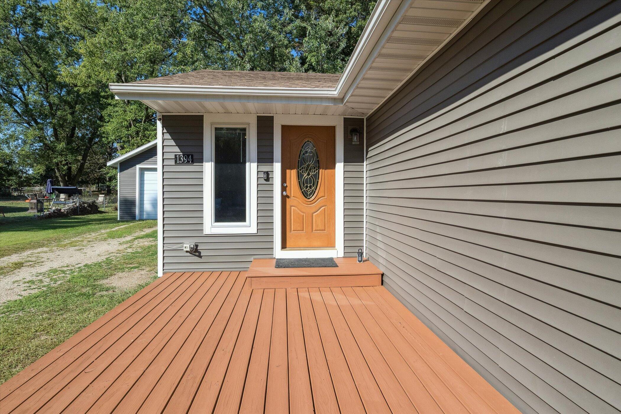 1394 Huntly Road Niles, MI 49120 - Photo 3 of 37 Front Porch