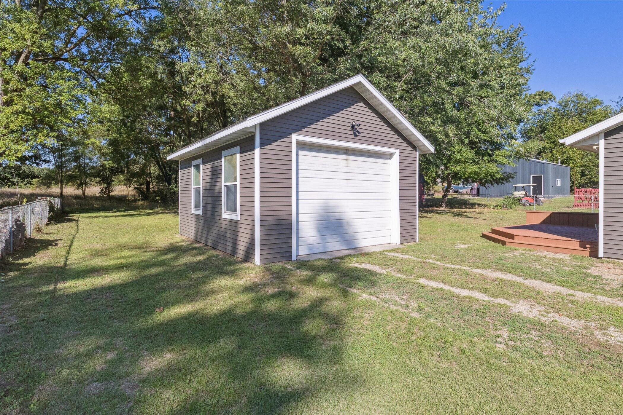 1394 Huntly Road Niles, MI 49120 - Photo 31 of 37 Garage