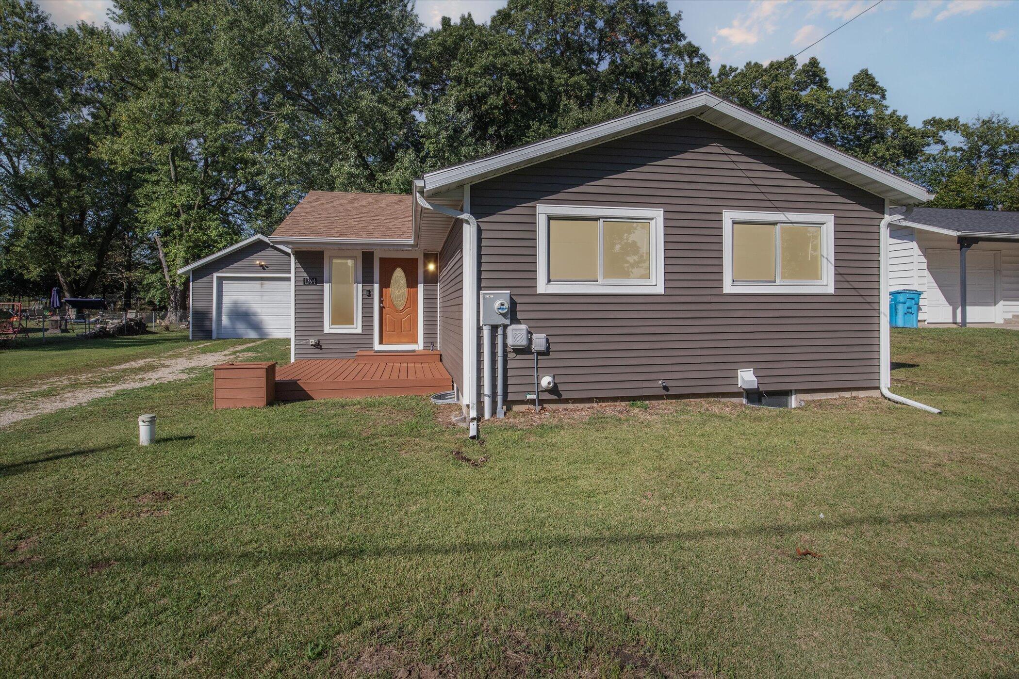 1394 Huntly Road Niles, MI 49120 - Photo 36 of 37 Front of Home