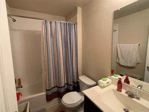 $1,995 | 5721 Roderick Drive, Austin, TX 78724