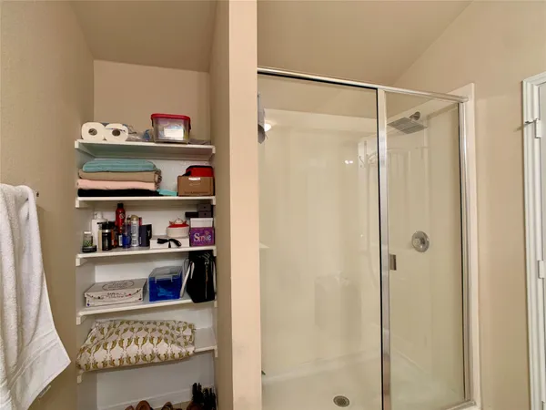 $1,995 | 5721 Roderick Drive, Austin, TX 78724