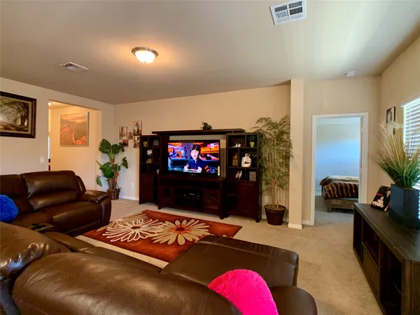 $1,995 | 5721 Roderick Drive, Austin, TX 78724