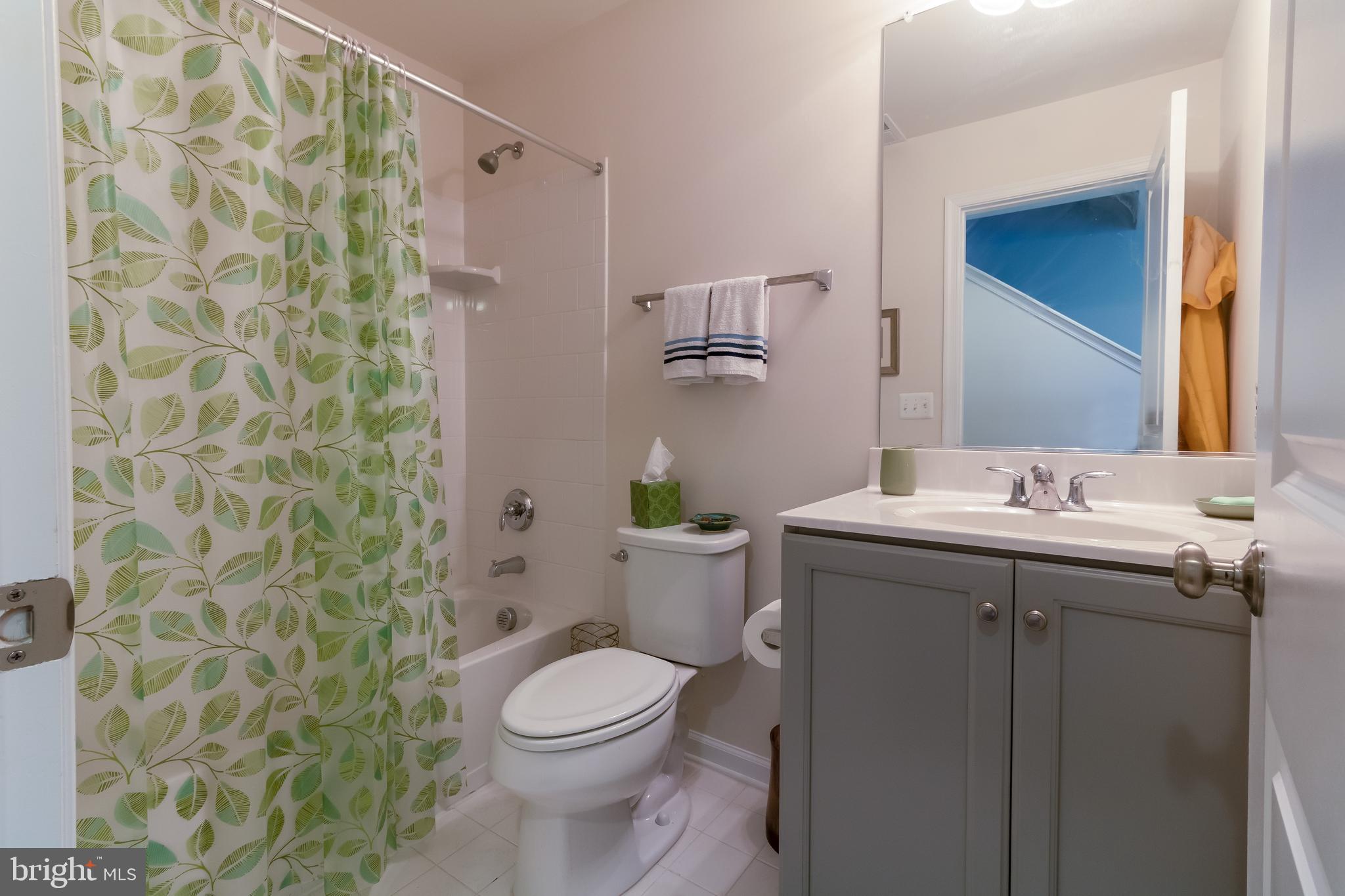 8414 Pine Bluff Road Frederick, MD 21704 - Photo 30 of 32 Main level full bath